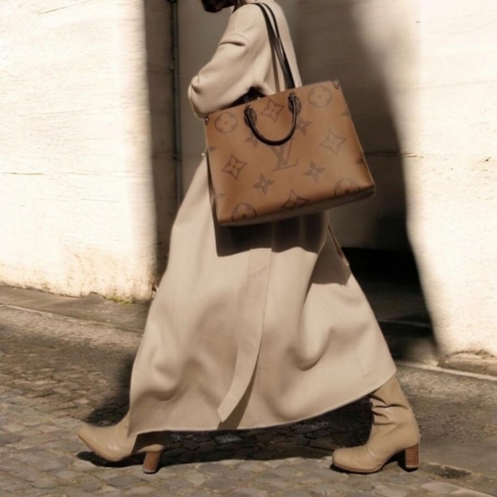 Like New!!! NWT! Louis Vuitton OnTheGo LV Reverse Canvas GIANT Monogram GM